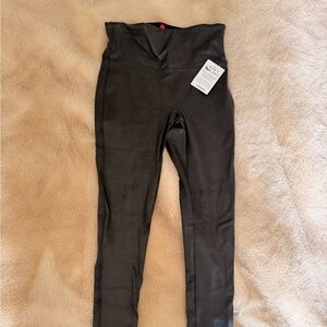 SPANX Size S Petite Black Leggings
